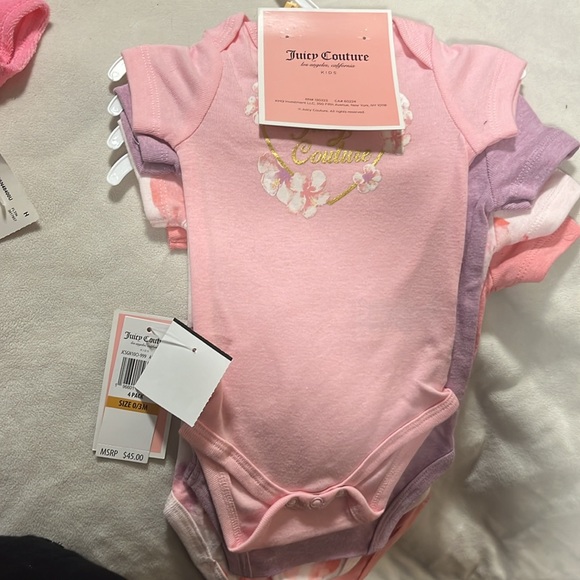 Juicy Couture Onesies 0-3m - Picture 5 of 6